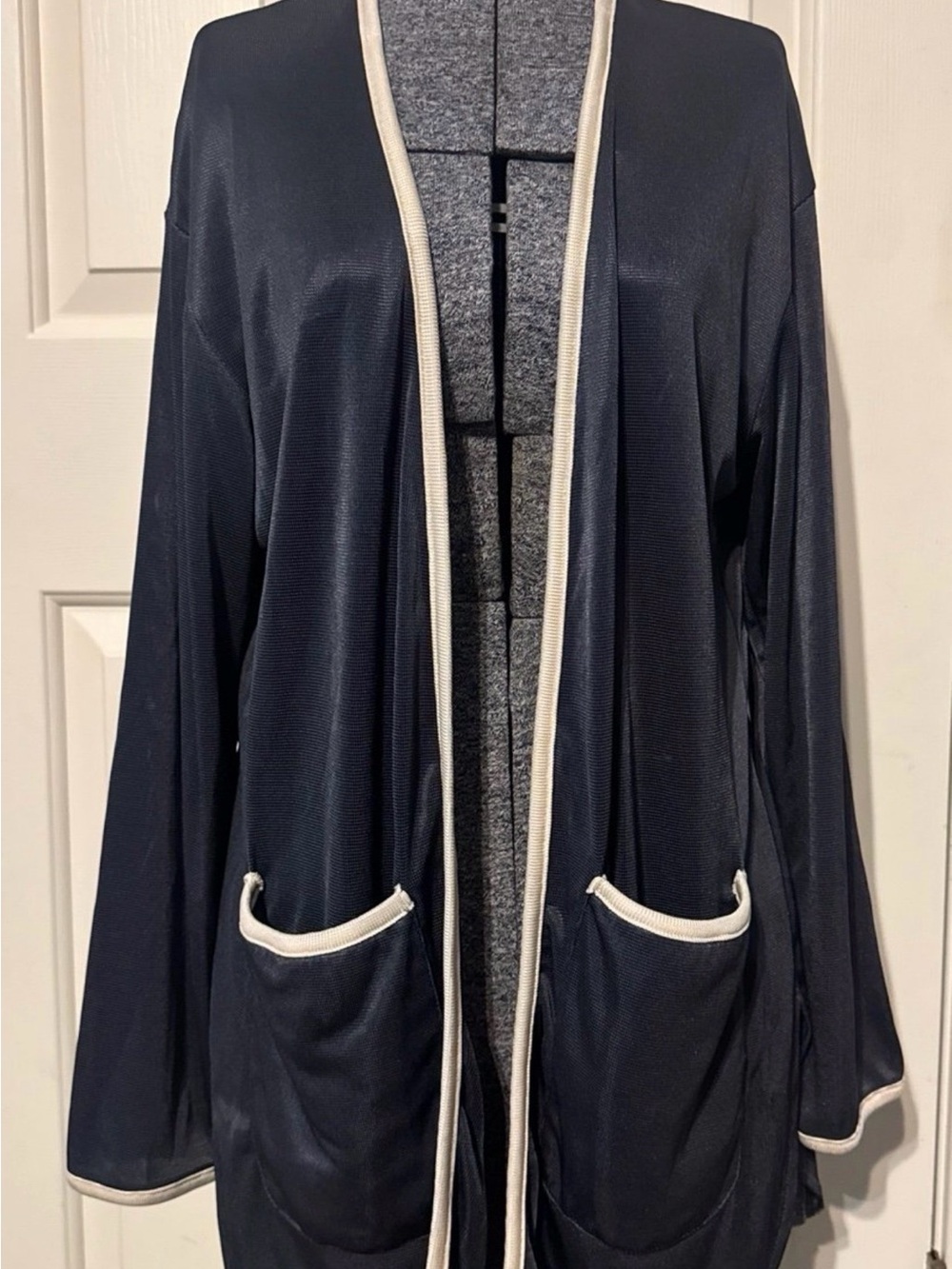 Women’s grey Open-Front Cardigan with Cream Trim